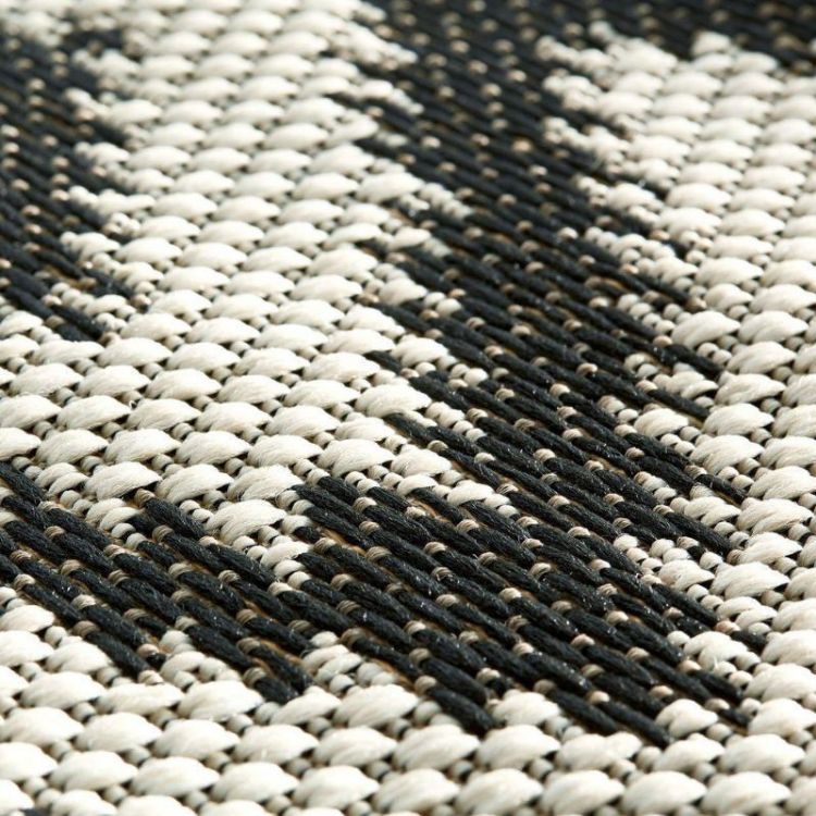 DIAMOND BLACK RUG