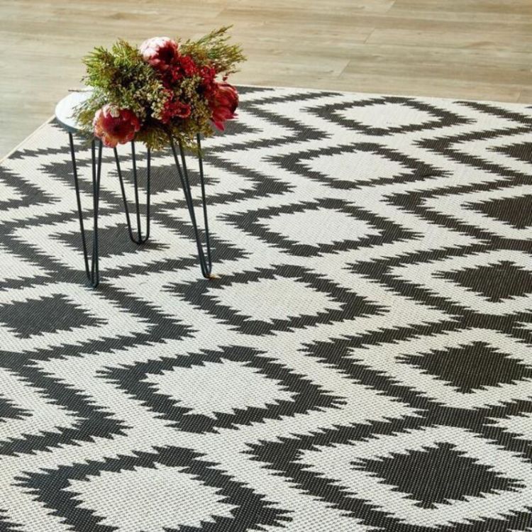 Picture of DIAMOND BLACK RUG