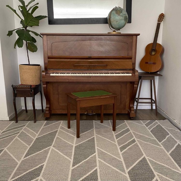 Picture of 2.00 x 2.90 LATITUDES SILVER RUG